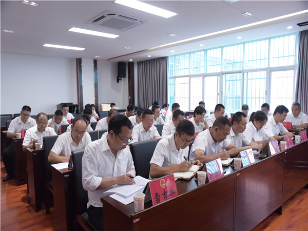 人大常委会召开第十二次会议2